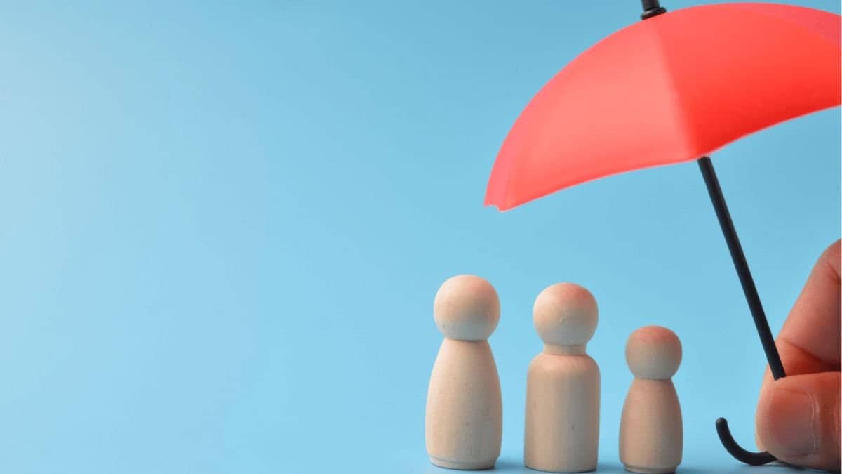 What is insurance, its types, and how does it work in India?