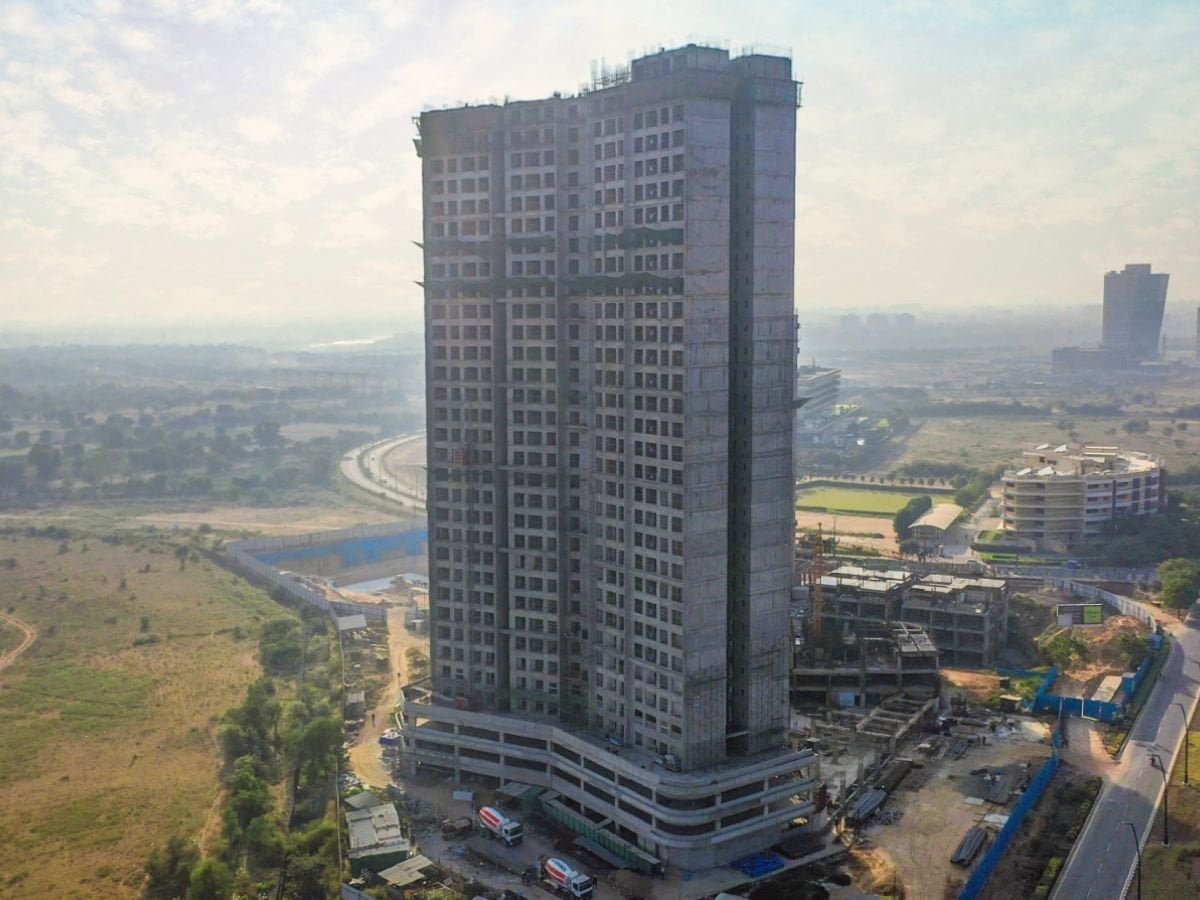 Hindustan Infrastructure Solution Empowers Gujarat’s Skyline with State-of-the-Art Concrete Pump for SOBHA Dream Heights