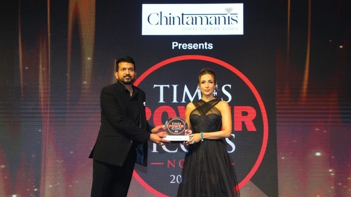 Direct Credit Group’s CEO Yogendra Kumar Wins Excellence in Tailored Financial Solutions at Times Power Icons