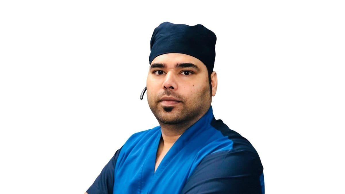 Dr. R.K. Singh Successfully Performs High-Risk Bariatric Surgery on 165 kg Patient
