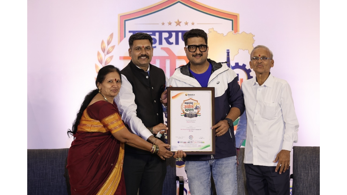 Mr. Nikhil Kulkarni of Magical Cleaners Honoured as Best Deep Cleaning Services Company of the Year